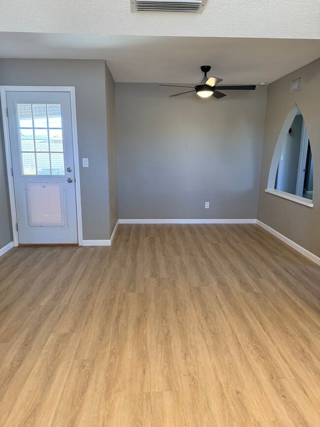 Building Photo - 1785 Beavertail Dr