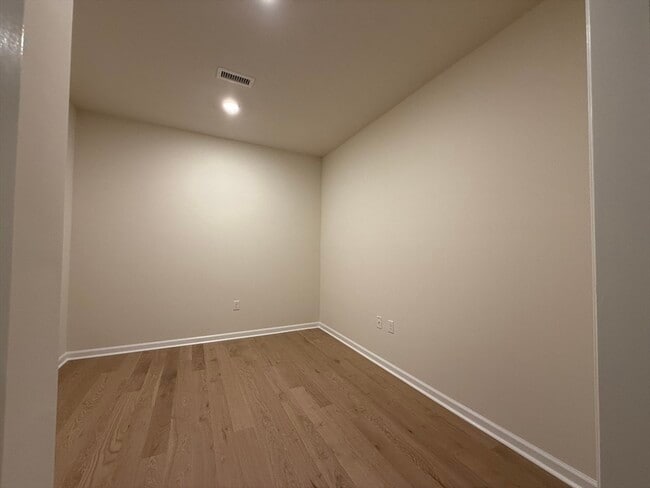 Foto del edificio - 4 Winslow Ln