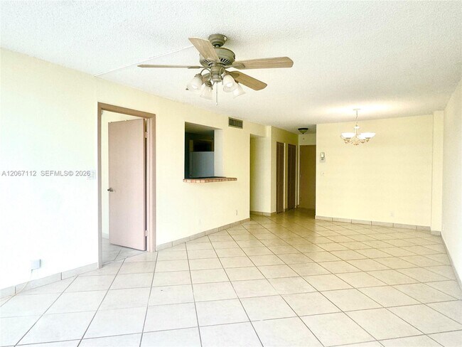 Foto del edificio - 2049 S Ocean Dr