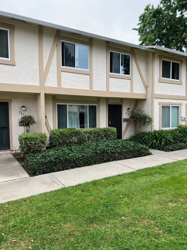 Now Leasing: Beautifully Renovated 3-Bedroom Home in Fremont, CA - Now Leasing: Beautifully Renovated 3-Bedroom Home in Fremont, CA