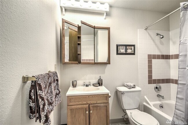 Foto del edificio - 14630 NE 32nd St