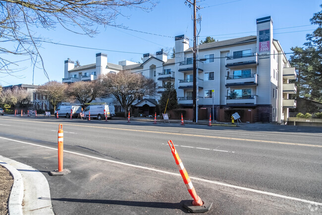 12728 Greenwood Ave N Seattle, WA 98133-7996 - Ashford Apartments