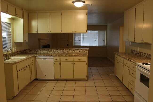 Foto del edificio - Franklin Triplex - Golden Dev