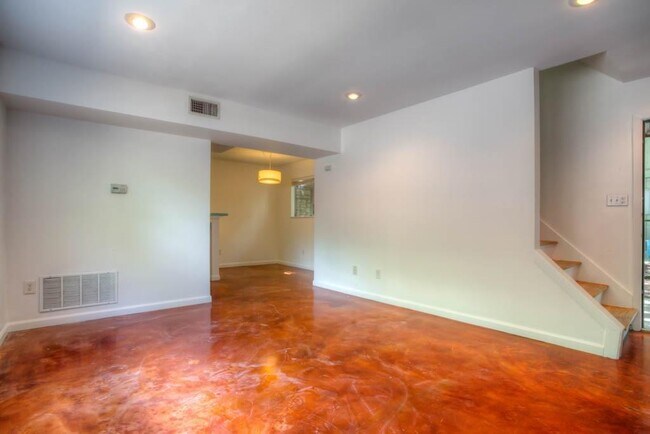 Foto del edificio - 610 Franklin Blvd