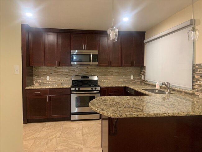 Foto del edificio - 16618 Oxnard Ln