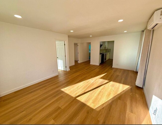 Foto del edificio - New Construction-3 BR, 1 BA with All New A...