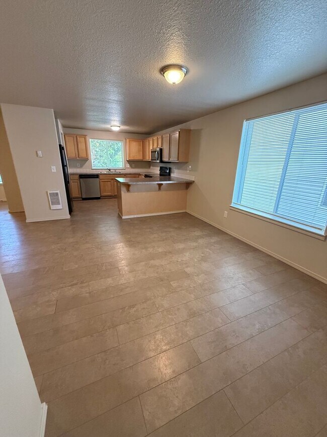 Foto del edificio - 3 Bedroom/2.5 Bath Home in Carter Park!