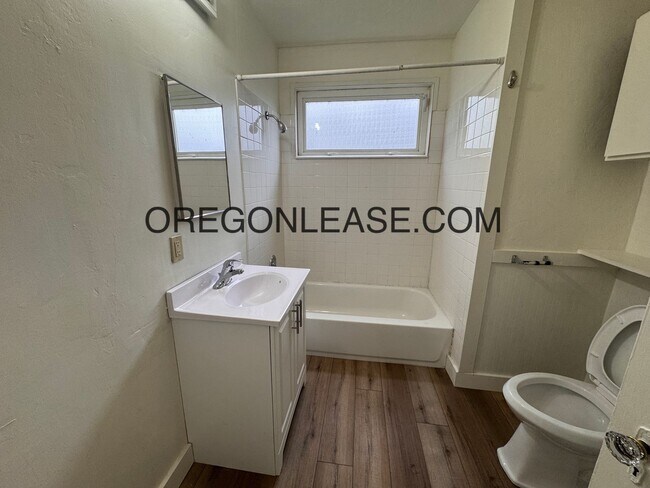 Foto del edificio - 2bedroom 1 bath downtown Eugene Home