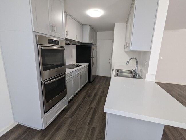 Building Photo - 118 S Wetherly Dr