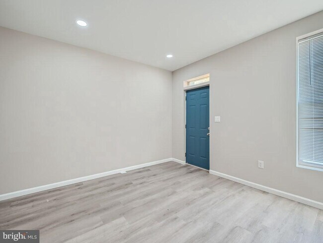 Foto del edificio - 1324 W Pratt St