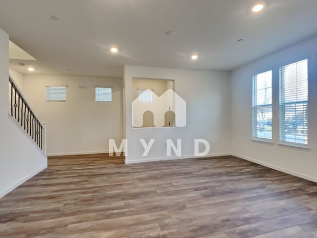 Building Photo - 1688 Matmor Rd