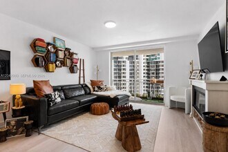 Building Photo - 770 Claughton Island Dr