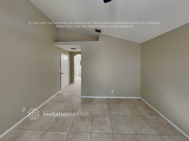 Building Photo - 9651 Vía Emilie