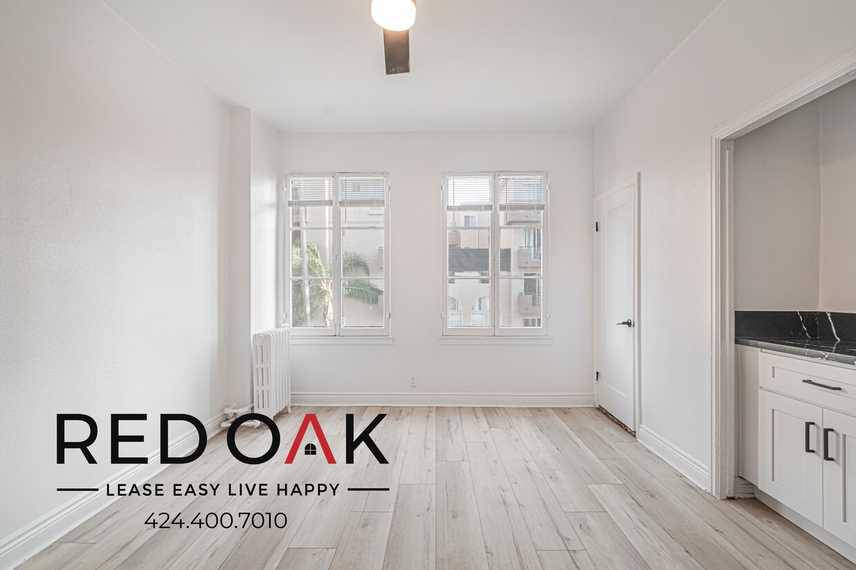 Foto principal - 3471 W 5th St