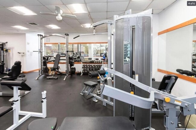 Foto del edificio - 280 Marin Blvd