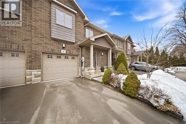 Building Photo - 43 Kerman Ave