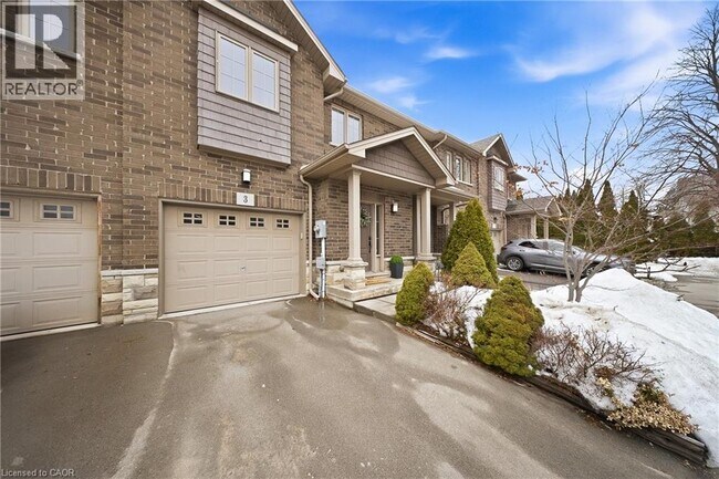 Photo du bâtiment - 43 Kerman Ave