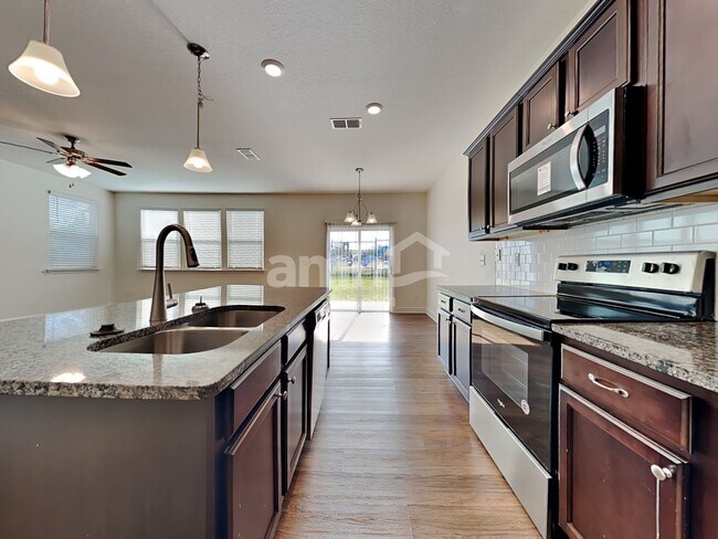 Building Photo - 8547 Highfield Ave