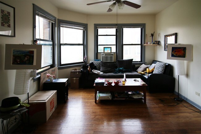 Foto del edificio - 5028 N Kimball Ave