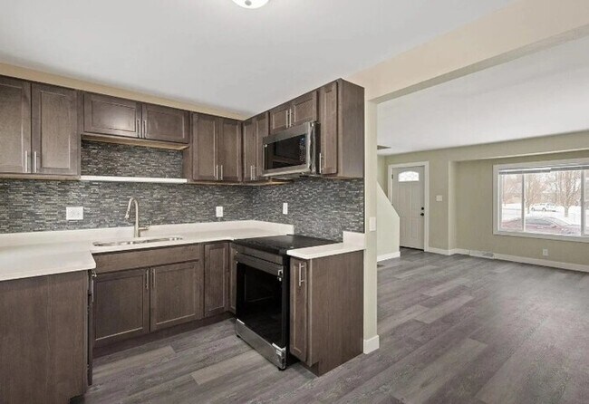 Building Photo - The Hass House | Comfortable South Bend Getaway