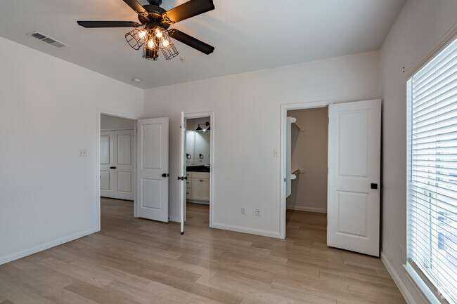 1BR, 1BA - 800SF - Bedroom - 101 Elm