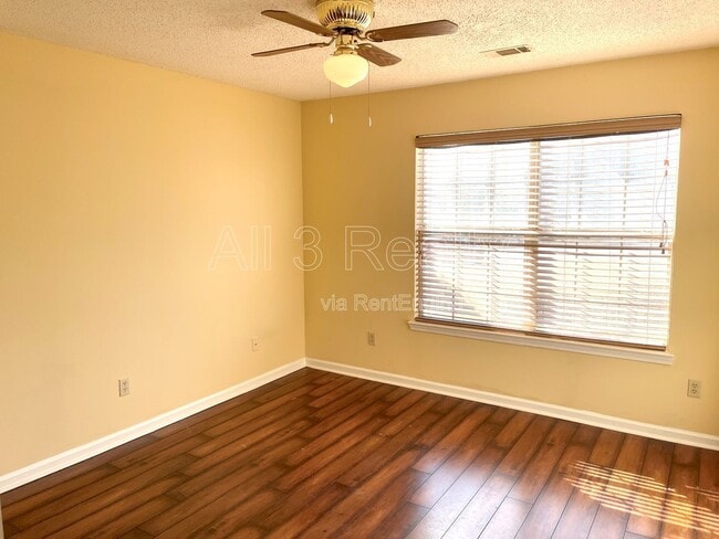 Building Photo - 8192 Hynds Springs Ln