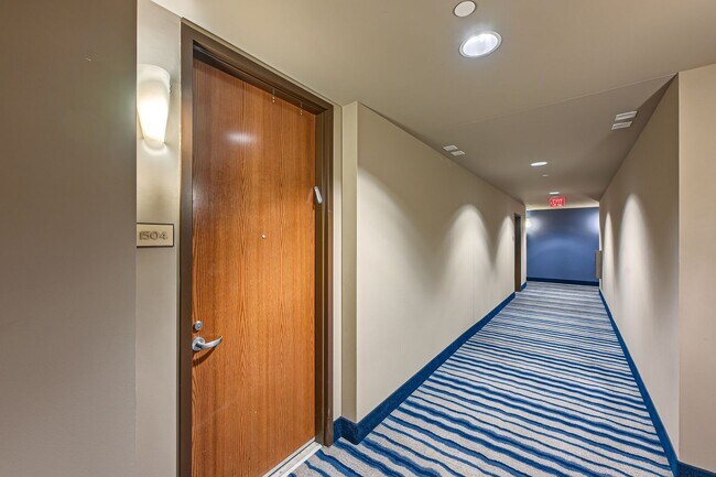Foto del edificio - MOVE IN SPECIAL! $500.00 OFF 1ST MONTHS RE...