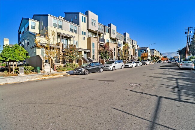 Building Photo - 1855 Dobbin Dr