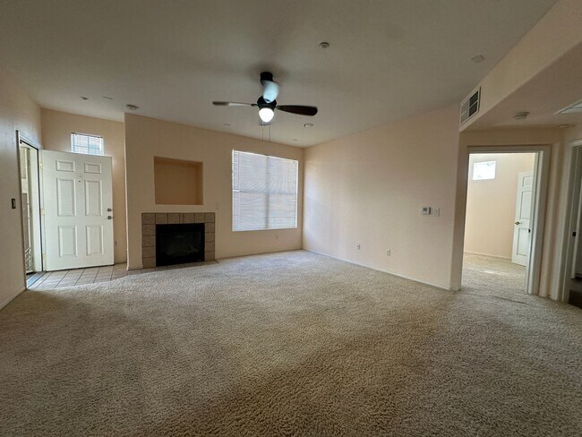Foto del edificio - Beautiful 2 bedroom condo for rent.
