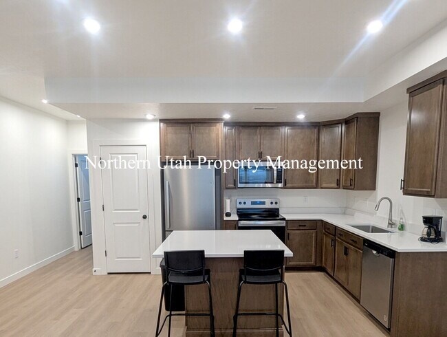 Foto del edificio - New 3 Bed 3 Bath Townhome