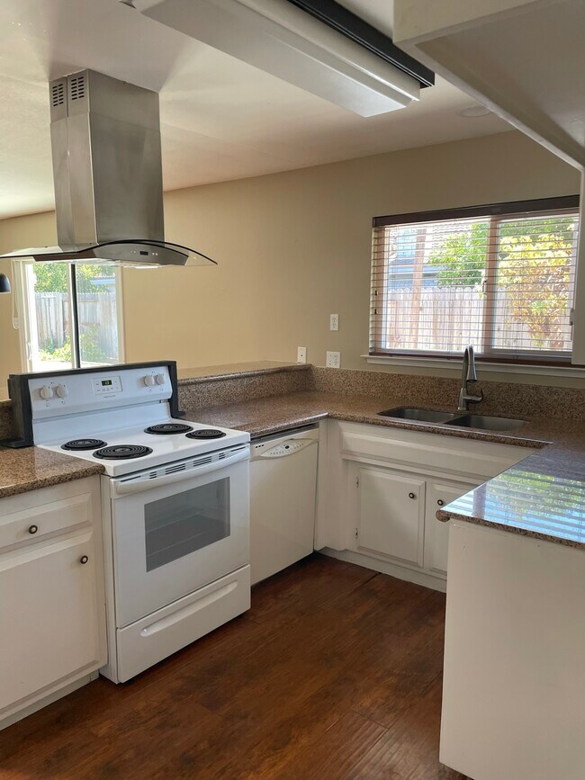 8924 Grovetree Way, Elk Grove, CA 95624 House for Rent in Elk Grove