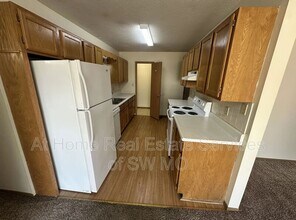 Building Photo - 2955 W Roxbury St