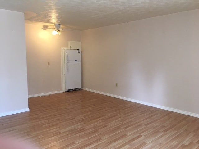 Building Photo - 3 Bed 1 Bath Unit in Olds, AB