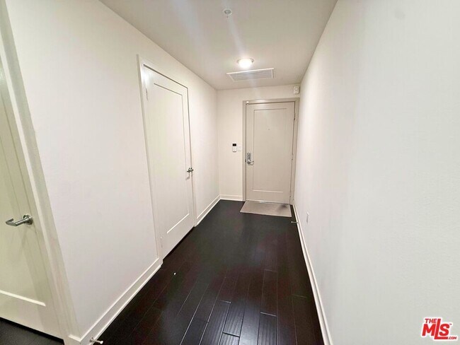 Foto del edificio - 436 S Virgil Ave