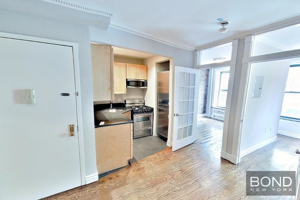 Primary Photo - 420 E 9th St