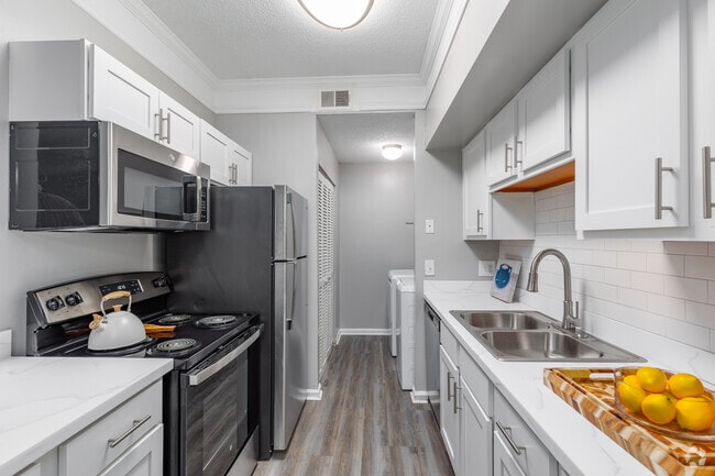 Grandea Crescent Park - Grandea Crescent Park Apartments