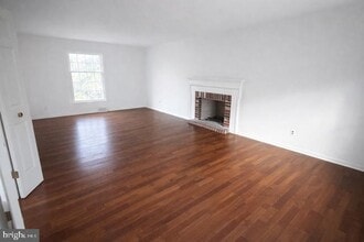 Building Photo - 402 Norwood Rd