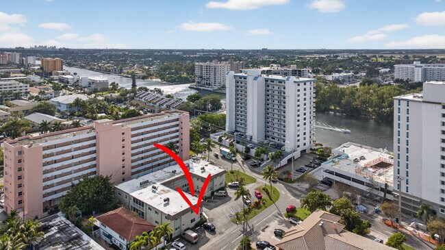 Foto del edificio - 1450 N Riverside Dr