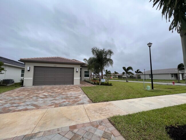 Building Photo - 13419 SW River Rock Rd