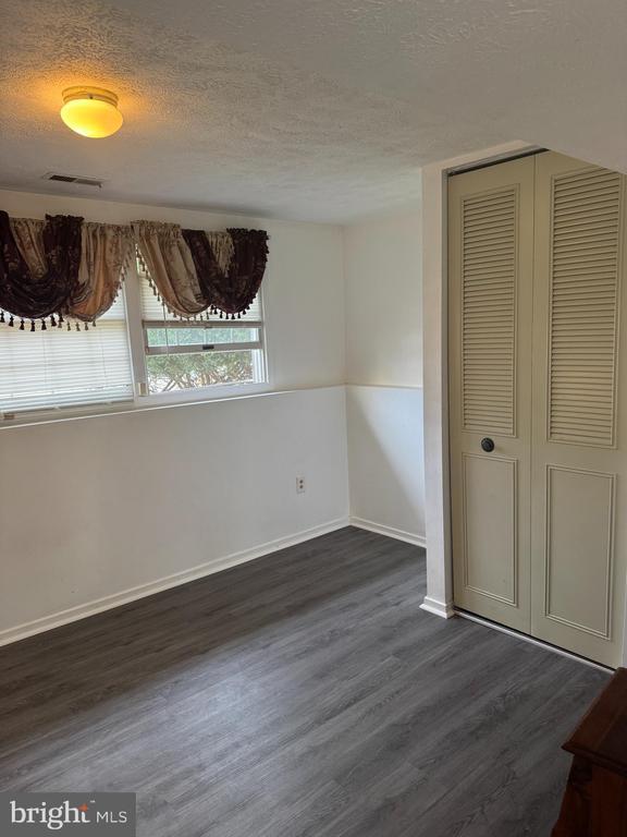 Building Photo - 7113 Banjo Ct