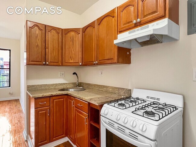 Foto del edificio - 270 E 78th St