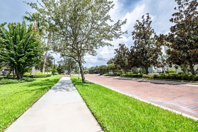 Building Photo - 4815 Yacht Club Dr