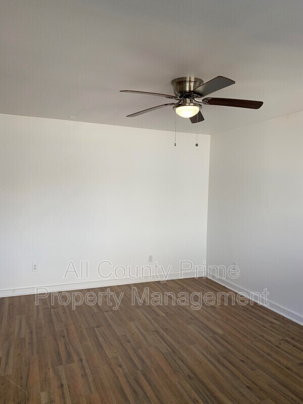 Building Photo - 4706 Yellowstone Blvd