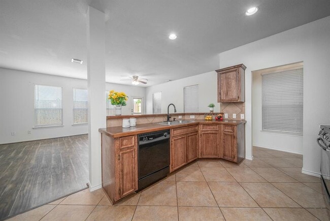 Building Photo - 7018 Plum Creek Terrace Ln