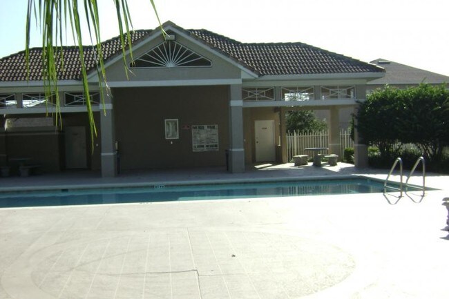 Foto del edificio - 13300 Fairway Glen Dr