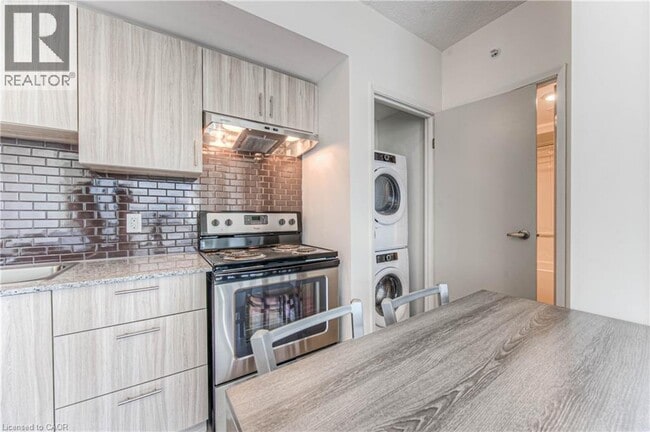 Photo du bâtiment - 275 Larch St