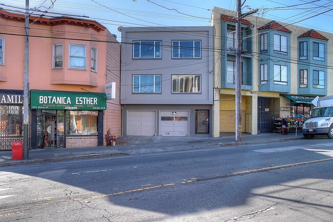 Foto del edificio - 5211 Mission St