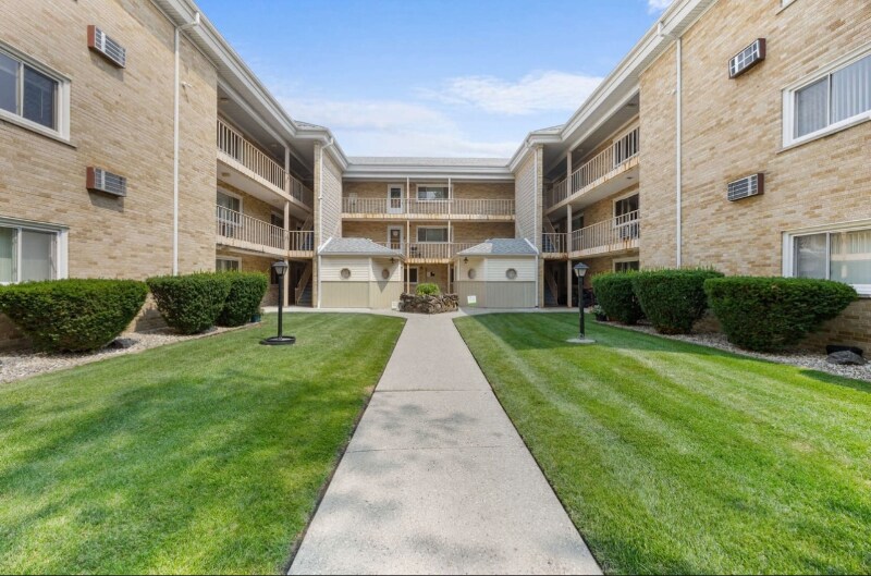 Foto principal - 7206 W Wellington Ave