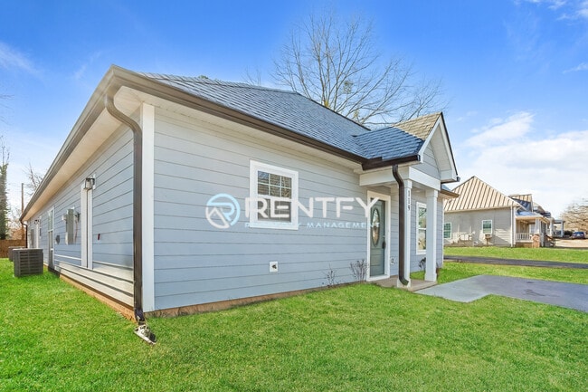 Building Photo - 119 Walnut St