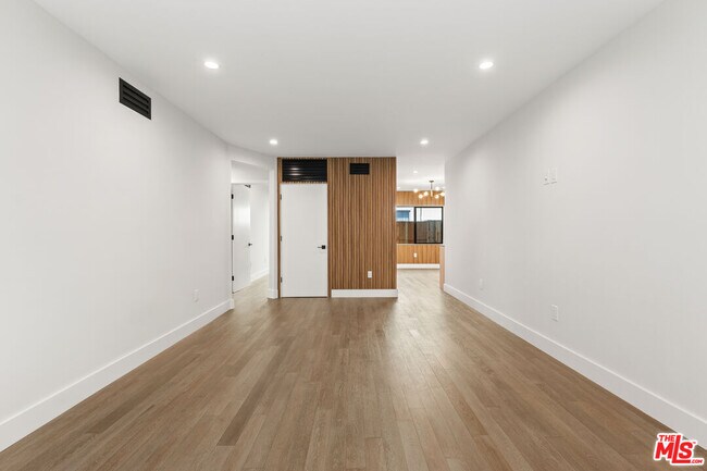 Building Photo - 1444 S Crescent Heights Blvd
